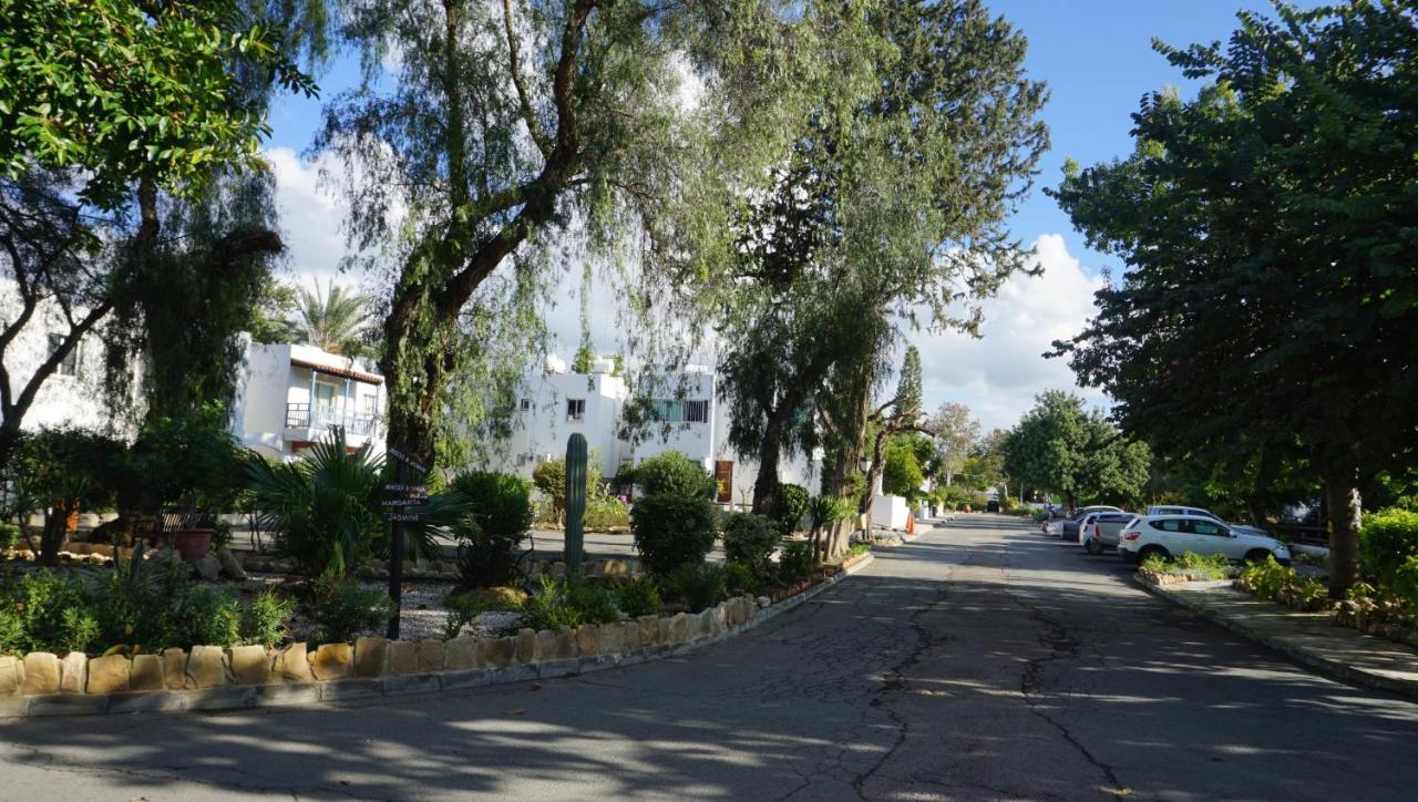 Paphos Gardens, Near Beach Exterior photo